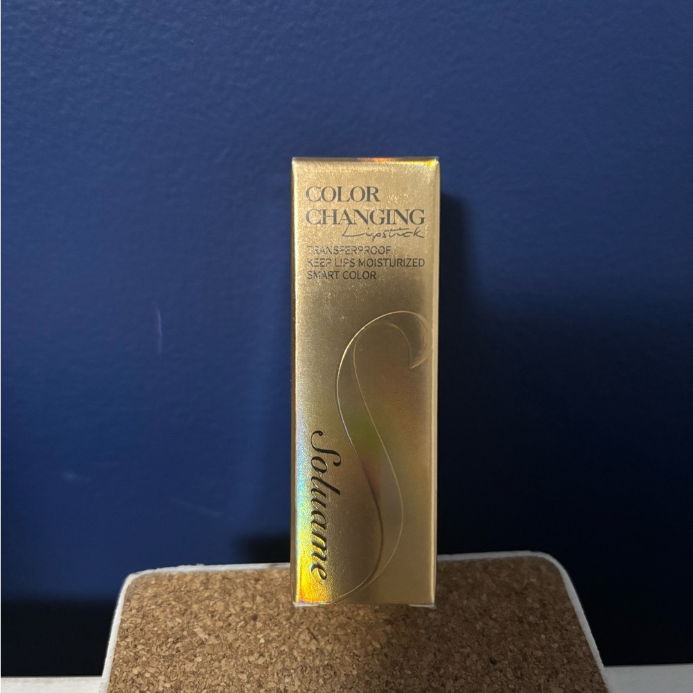 Smart Color Gold Flake Lipstick - Picture 4 of 4